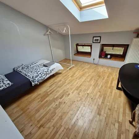 Meier House Wawer ゲストハウス ワルシャワ